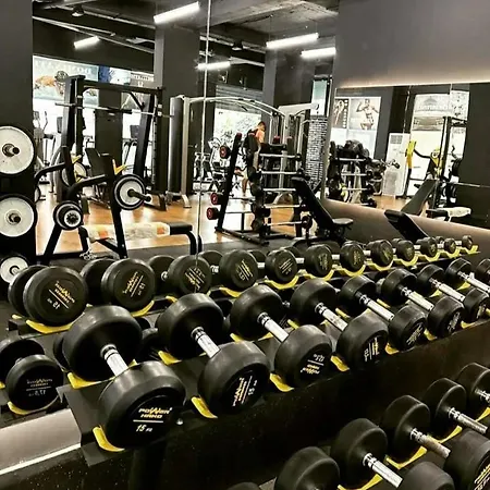 Lighthouse Spacious New Bazaar 地拉那