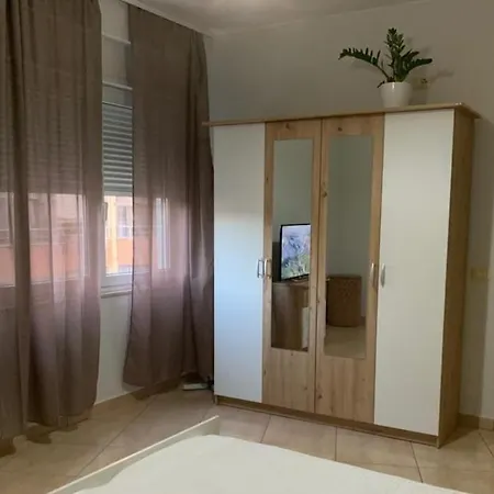 Апартаменты Lighthouse Spacious New Bazaar Тирана