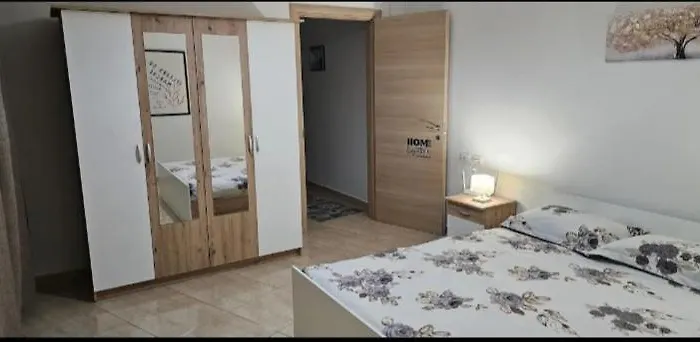 Lighthouse Spacious New Bazaar Apartment